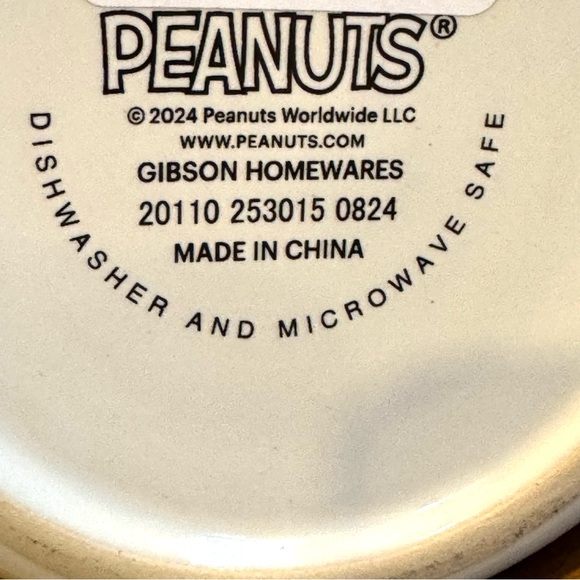 Peanuts Merry & Bright Snoopy and Woodstock Ceramic Christmas Mug - Picture 7 of 7